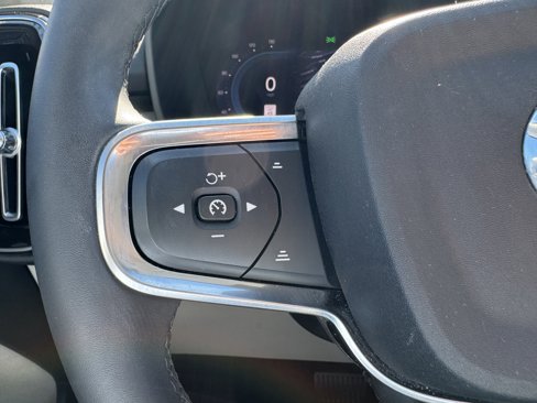 Certified 2024 Volvo XC40 B5 Plus image 29