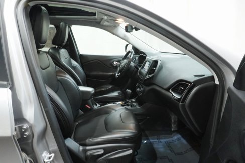 Used 2019 Jeep Cherokee Latitude Plus image 13