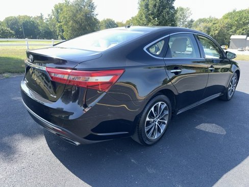 Used 2017 Toyota Avalon XLE image 22