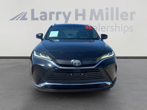 Used 2022 Toyota Venza XLE image 8