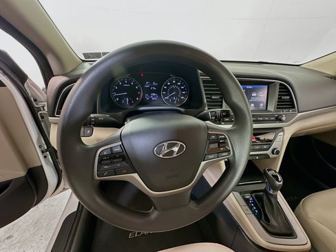 Used 2017 Hyundai Elantra SE image 13
