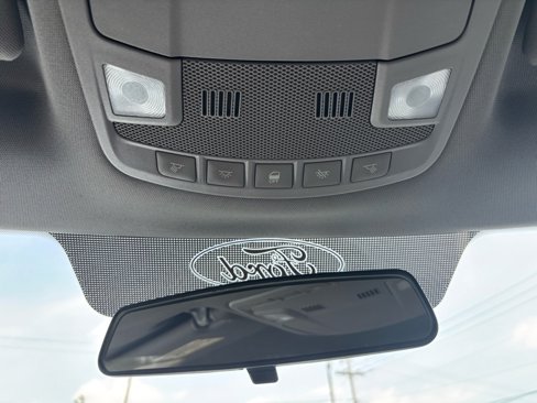 Used 2015 Ford F150 XLT image 36