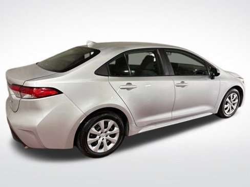 Used 2023 Toyota Corolla LE image 6