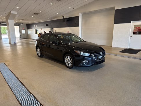 Used 2016 MAZDA MAZDA3 i Grand Touring image 4