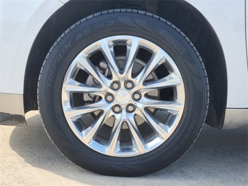 Used 2020 Buick Enclave Essence w/ Sound and Sites Package image 10