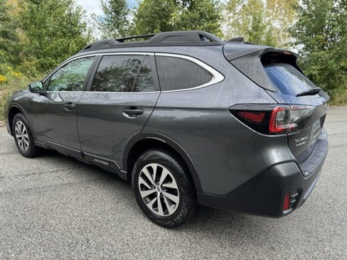 Used 2022 Subaru Outback Premium image 8
