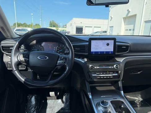 Used 2020 Ford Explorer XLT w/ Equipment Group 202A image 23