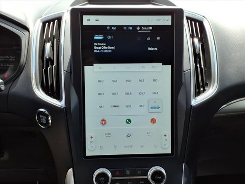 Used 2022 Ford Edge Titanium image 17