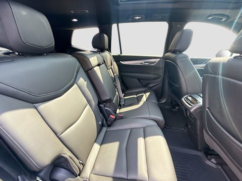 Used 2023 Cadillac XT6 Luxury w/ LPO, Floor Liner Package image 29