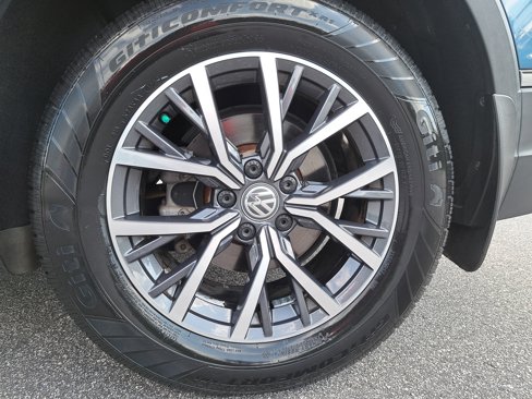 Certified 2020 Volkswagen Tiguan SE image 31