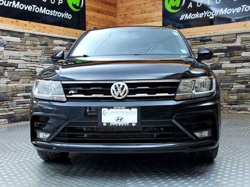 Used 2021 Volkswagen Tiguan SE R-Line image 2