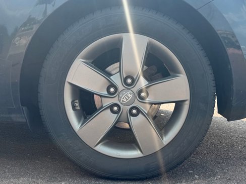 Used 2011 Kia Forte Koup EX image 11