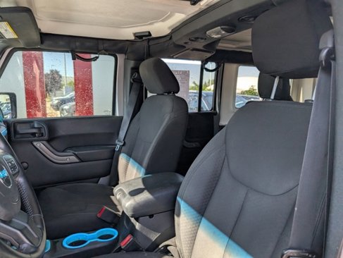 Used 2015 Jeep Wrangler Unlimited Sport image 6