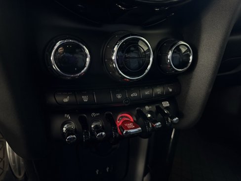 Used 2020 MINI Cooper S image 17