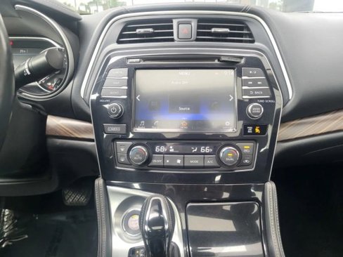 Used 2017 Nissan Maxima Platinum image 11