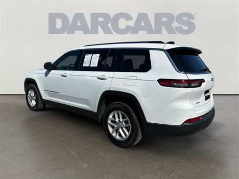 Used 2023 Jeep Grand Cherokee L Laredo image 5
