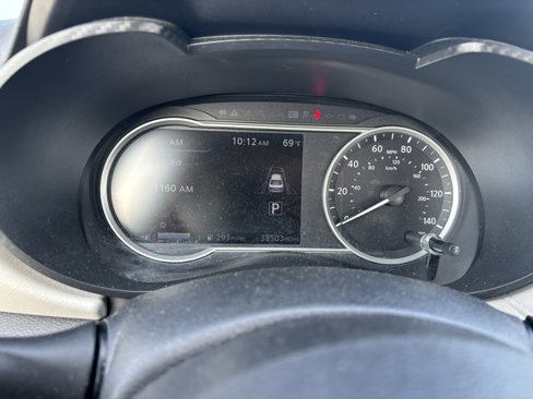 Used 2022 Nissan Versa SV image 15