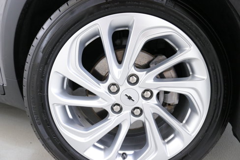 Used 2023 Chevrolet Bolt EUV LT w/ Comfort Package image 32