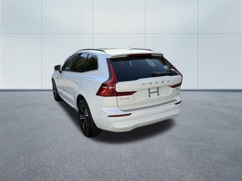 Used 2022 Volvo XC60 B5 Momentum w/ Advanced Package image 5