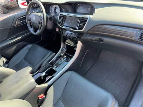 Used 2016 Honda Accord Touring image 16