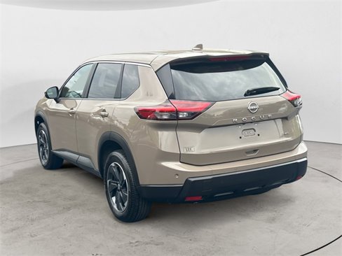 Used 2025 Nissan Rogue SV image 3