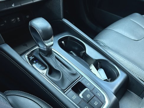Used 2020 Hyundai Santa Fe SEL image 19