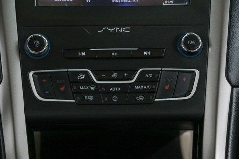 Used 2020 Ford Fusion SEL image 20