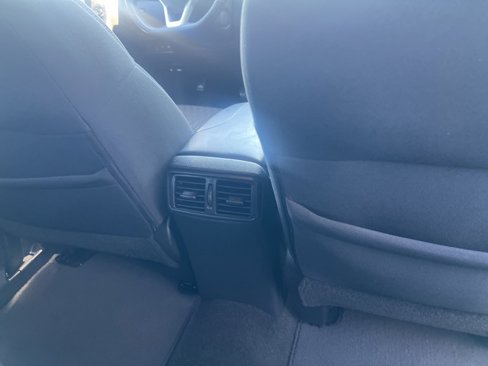 Used 2017 Nissan Rogue SV image 28