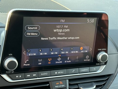 Used 2023 Nissan Altima 2.5 SV image 18