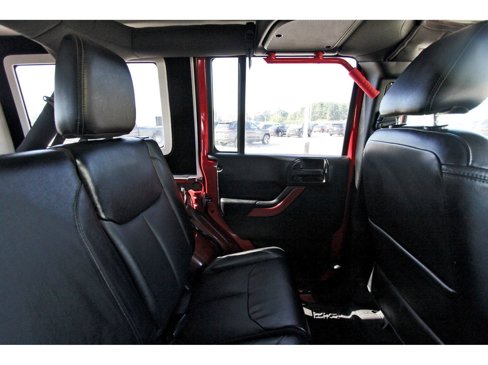 Used 2018 Jeep Wrangler Unlimited Sahara image 13