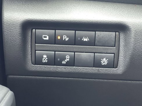 Used 2021 Nissan Kicks S image 17