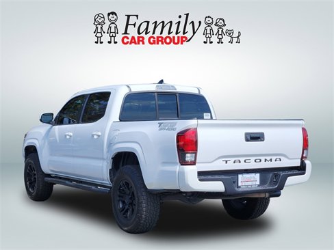Used 2021 Toyota Tacoma SR image 3
