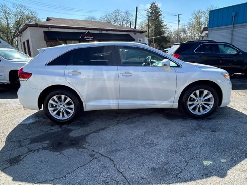 Used 2015 Toyota Venza LE image 13