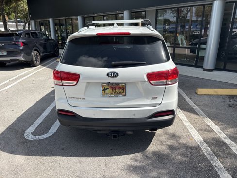 Used 2016 Kia Sorento LX w/ LX Convenience Package image 8