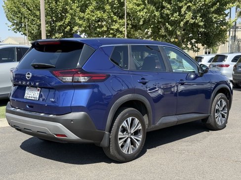Used 2023 Nissan Rogue SV image 3