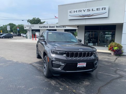 New 2025 Jeep Grand Cherokee Limited image 3