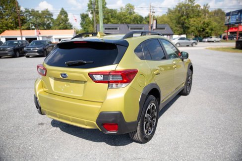 Used 2022 Subaru Crosstrek 2.0i Premium image 3