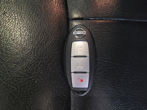 Used 2016 Nissan Rogue SV w/ SV Moonroof Package image 32