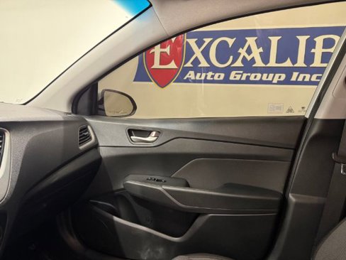 Used 2019 Hyundai Accent SE image 19