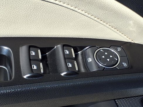 Used 2018 Ford Fusion Titanium image 19
