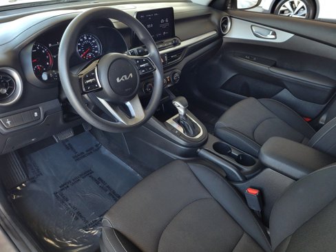 Used 2023 Kia Forte LXS image 10