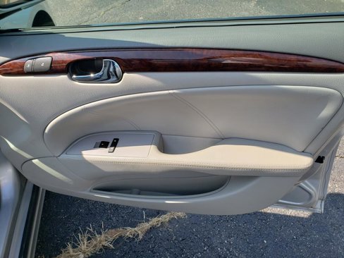 Used 2011 Buick Lucerne CXL image 20