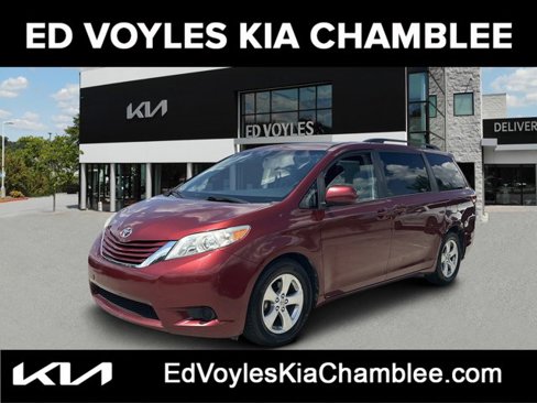 Used 2015 Toyota Sienna LE image 1