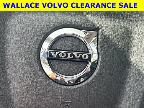 New 2025 Volvo XC40 B5 Core w/ Protection Package Premier image 19
