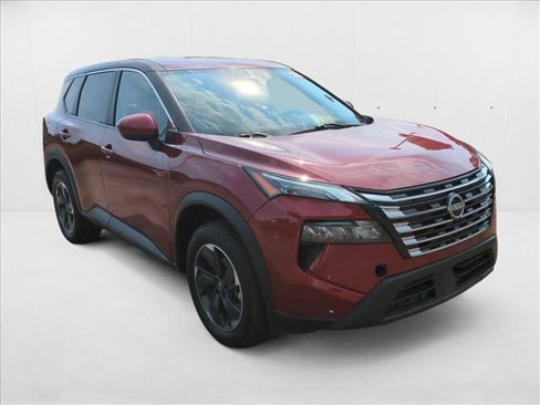 Used 2024 Nissan Rogue SV image 3