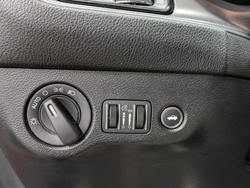 Used 2023 Dodge Challenger R/T image 23