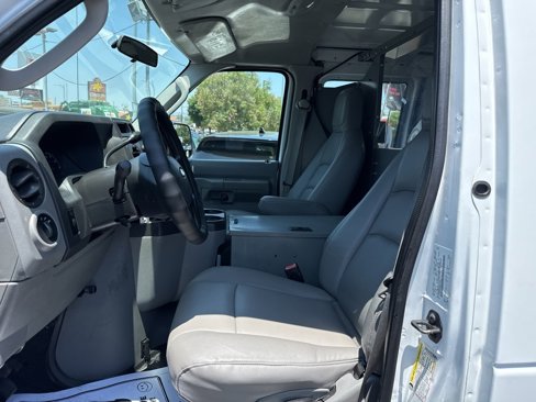 Used 2009 Ford E-250 and Econoline 250 image 5