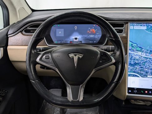 Used 2016 Tesla Model X 75D image 30