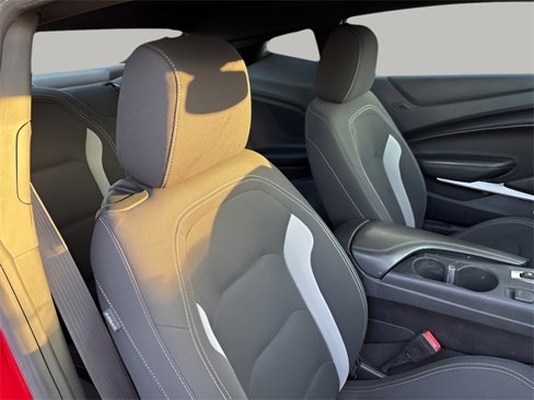 Used 2020 Chevrolet Camaro LT w/ Technology Package image 20