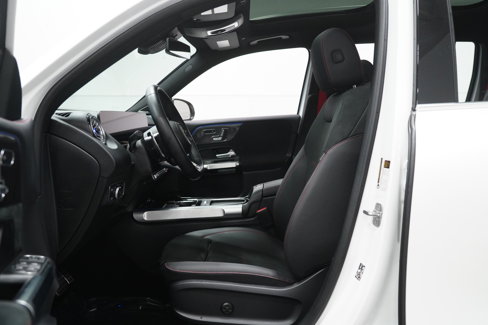 Used 2025 Mercedes-Benz GLB 35 AMG 4MATIC image 2